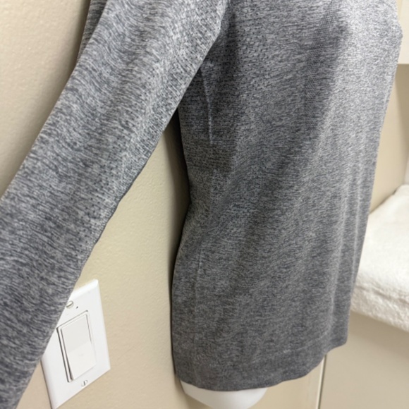 Lululemon Swiftly Tech Long Sleeve (Breeze) *Relaxed Fit Heathered Gray Size 4 - Picture 6 of 13